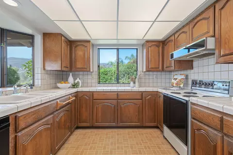 Kitchen - 1663 Shepard Mesa Ln, Carpinteria, CA 93013 photo 1 of 3