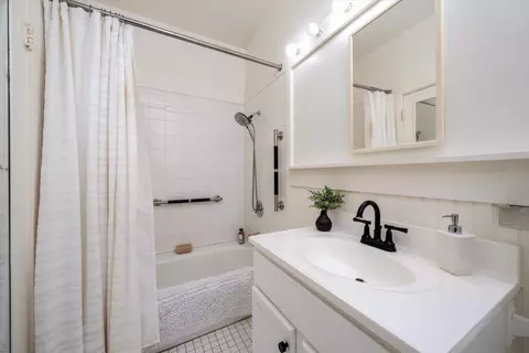 Bath - 110 S Kellogg Ave, Goleta, CA 93117 photo 3 of 3