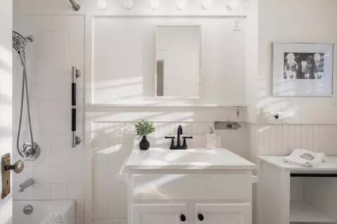 Bath - 110 S Kellogg Ave, Goleta, CA 93117 photo 2 of 3