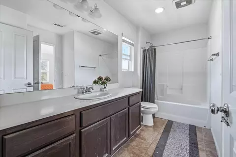 Entry Way - 1426 Plum Ave, Lompoc, CA 93436 photo 3 of 4