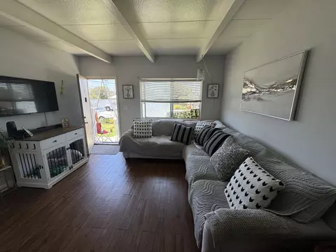 Living - 1525 W 9th St, Oxnard, CA 93035 photo 1 of 1