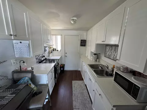 Kitchen - 1525 W 9th St, Oxnard, CA 93035 photo 1 of 1
