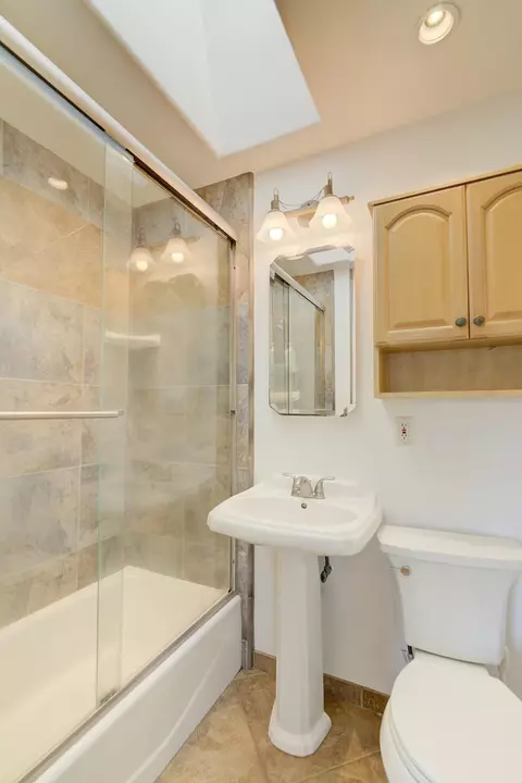 Bath - 5184 Rhoads Ave, Santa Barbara, CA 93111 photo 2 of 2