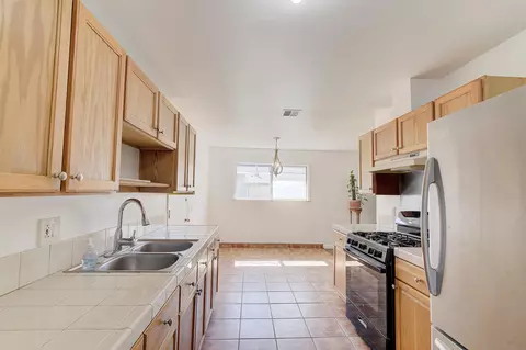 Kitchen - 5184 Rhoads Ave, Santa Barbara, CA 93111 photo 1 of 2