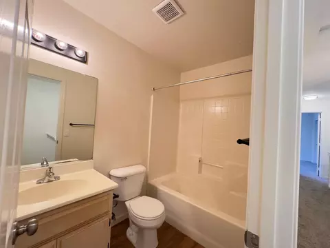 Bath - 175 Village Circle Dr, Lompoc, CA 93436 photo 2 of 4