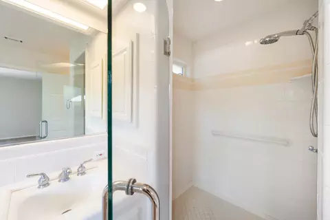 Bath - 628 Hillside Dr, Solvang, CA 93463 photo 3 of 3