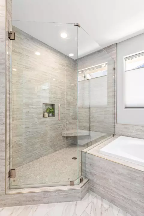 Bath - 604 University Dr, Lompoc, CA 93436 photo 4 of 5