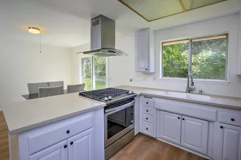 Kitchen - 252 Coronado Dr, Goleta, CA 93117 photo 2 of 4
