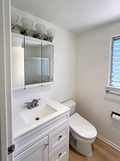 Bath - 252 Coronado Dr, Goleta, CA 93117 photo 1 of 3