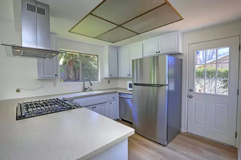 Kitchen - 252 Coronado Dr, Goleta, CA 93117 photo 1 of 4