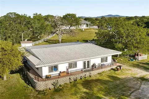 Exterior - 6685 El Pomar Dr, Templeton, CA 93465 photo 6 of 6