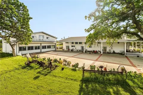 Exterior - 6685 El Pomar Dr, Templeton, CA 93465 photo 1 of 6