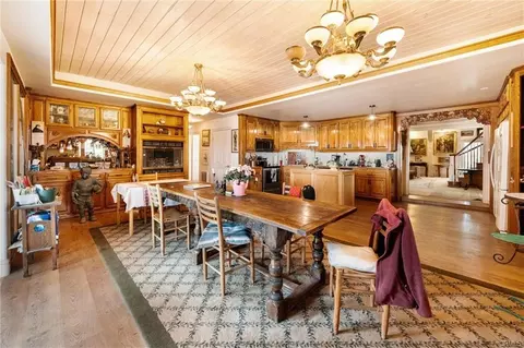 Dining - 6685 El Pomar Dr, Templeton, CA 93465 photo 1 of 1