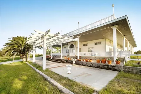 Exterior - 6685 El Pomar Dr, Templeton, CA 93465 photo 2 of 6