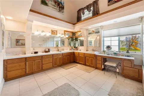 Bath - 6685 El Pomar Dr, Templeton, CA 93465 photo 2 of 3