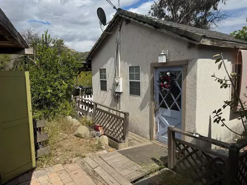 4556 Ojai Rd, Santa Paula, CA 93060