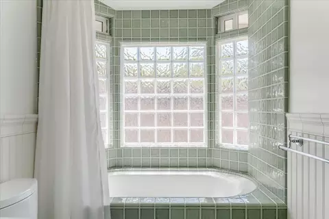 Bath - 2198 Creekside Dr, Solvang, CA 93463 photo 4 of 4