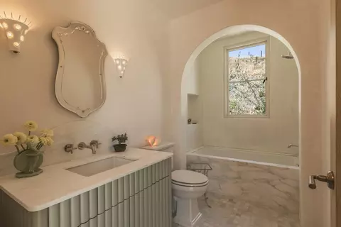 Bath - 2259 Mcnell Rd, Ojai, CA 93023 photo 7 of 8