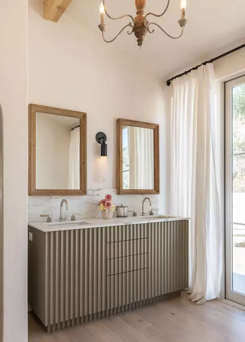 Bath - 2259 Mcnell Rd, Ojai, CA 93023 photo 1 of 8