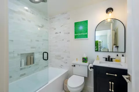 Bath - 145 Butterfly Ln, Montecito, CA 93108 photo 5 of 5