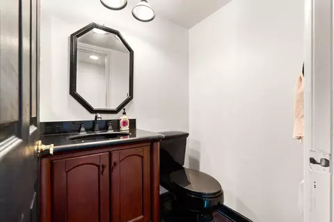 Bath - 2454 Manzanita Dr, Oxnard, CA 93033 photo 1 of 5