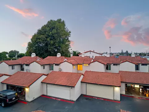 View/Area - 2454 Manzanita Dr, Oxnard, CA 93033 photo 2 of 9
