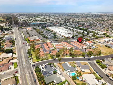 View/Area - 2454 Manzanita Dr, Oxnard, CA 93033 photo 4 of 9
