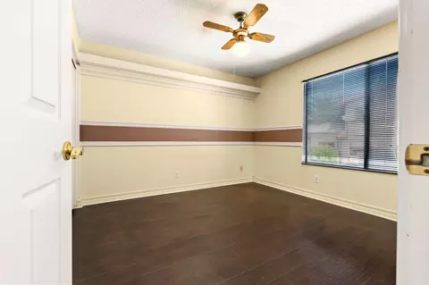 Bedroom - 2454 Manzanita Dr, Oxnard, CA 93033 photo 4 of 6