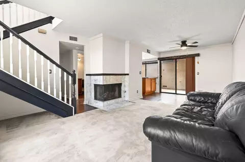 Living - 2454 Manzanita Dr, Oxnard, CA 93033 photo 2 of 7
