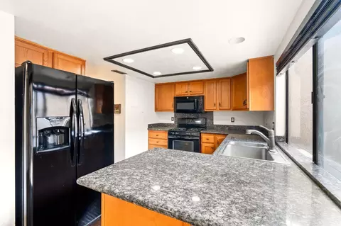 Kitchen - 2454 Manzanita Dr, Oxnard, CA 93033 photo 1 of 3