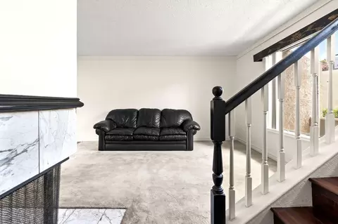 Living - 2454 Manzanita Dr, Oxnard, CA 93033 photo 4 of 7