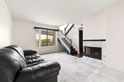 Living - 2454 Manzanita Dr, Oxnard, CA 93033 photo 5 of 7