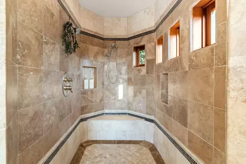 Bath - 49 Alto Dr, Oak View, CA 93022 photo 3 of 10