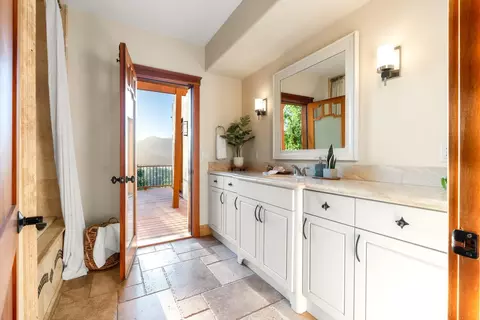 Bath - 49 Alto Dr, Oak View, CA 93022 photo 6 of 10