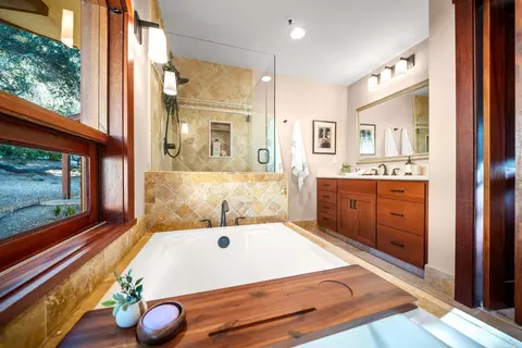 Bath - 49 Alto Dr, Oak View, CA 93022 photo 10 of 10