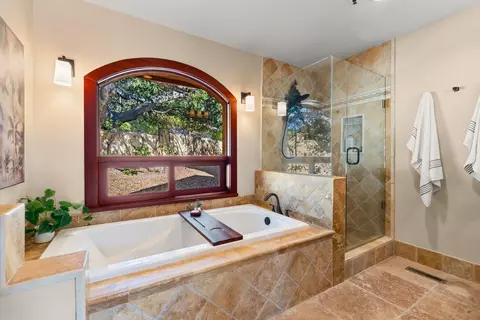 Bath - 49 Alto Dr, Oak View, CA 93022 photo 8 of 10