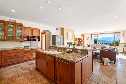 Kitchen - 49 Alto Dr, Oak View, CA 93022 photo 3 of 4