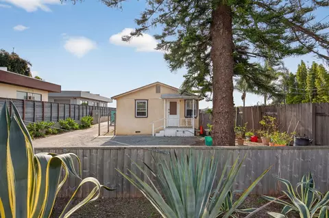 4213 Carpinteria Ave, Carpinteria, CA 93013