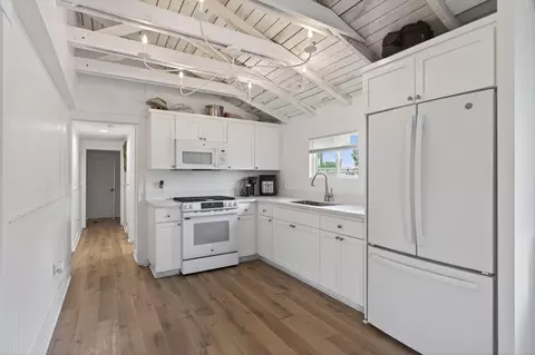 Kitchen - 4213 Carpinteria Ave, Carpinteria, CA 93013 photo 1 of 1