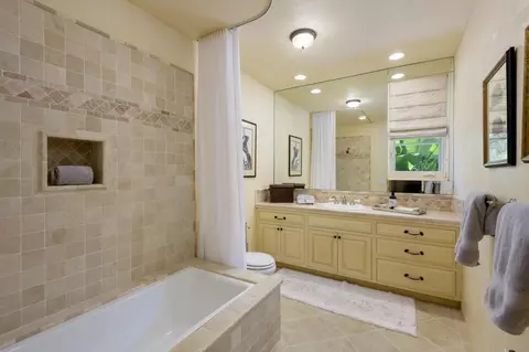 Bath - 802 W Park Ln, Montecito, CA 93108 photo 6 of 6
