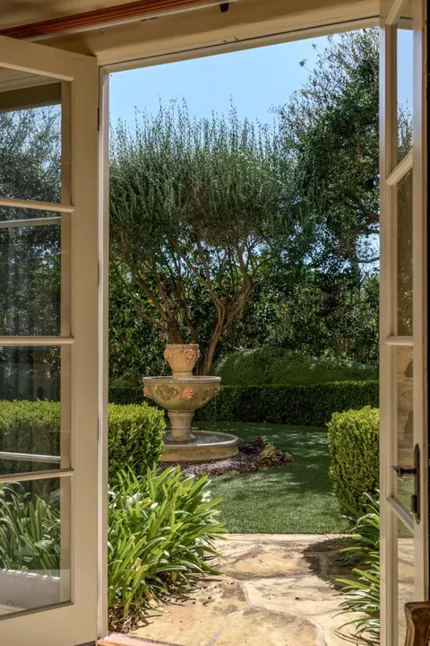 Exterior - 802 W Park Ln, Montecito, CA 93108 photo 4 of 10