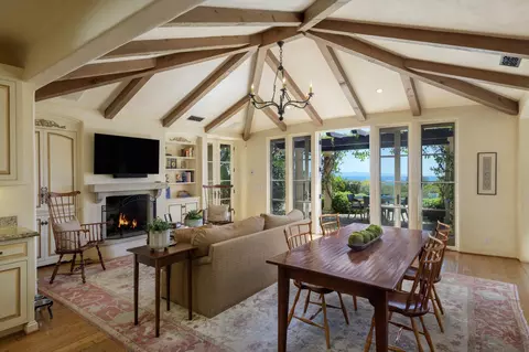 Living - 802 W Park Ln, Montecito, CA 93108 photo 3 of 4