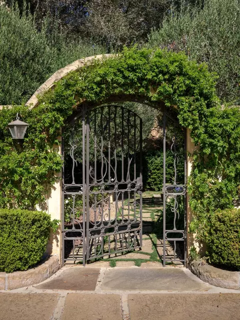 Exterior - 802 W Park Ln, Montecito, CA 93108 photo 9 of 10