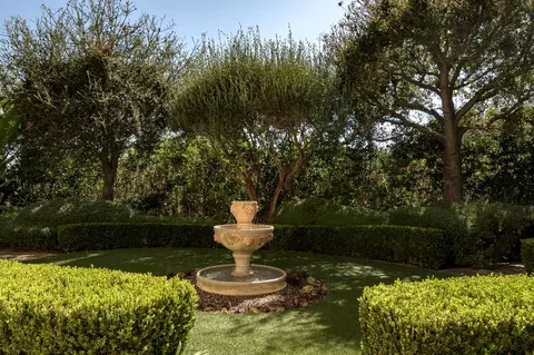 Exterior - 802 W Park Ln, Montecito, CA 93108 photo 5 of 10