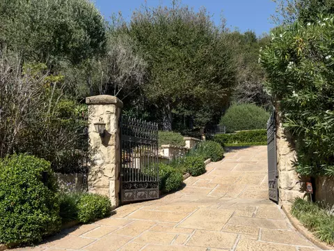 Exterior - 802 W Park Ln, Montecito, CA 93108 photo 10 of 10