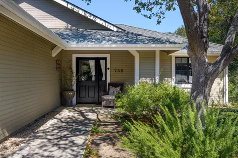 Exterior - 750 Hillside Dr, Solvang, CA 93463 photo 4 of 8