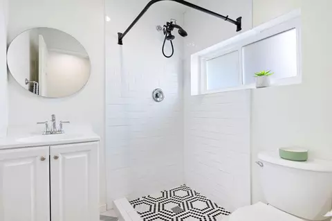 Bath - 3660 Rucker Rd, Lompoc, CA 93436 photo 3 of 3