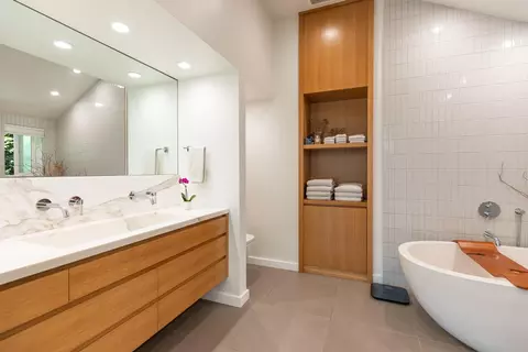 Bath - 418 Seaview Rd, Montecito, CA 93108 photo 1 of 3