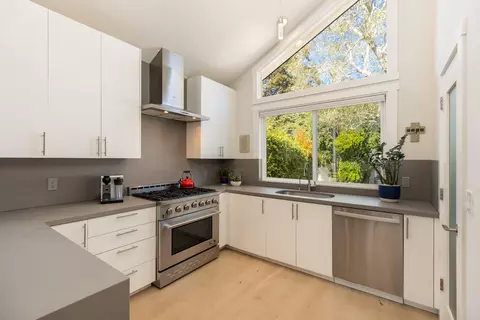 Kitchen - 418 Seaview Rd, Montecito, CA 93108 photo 1 of 2