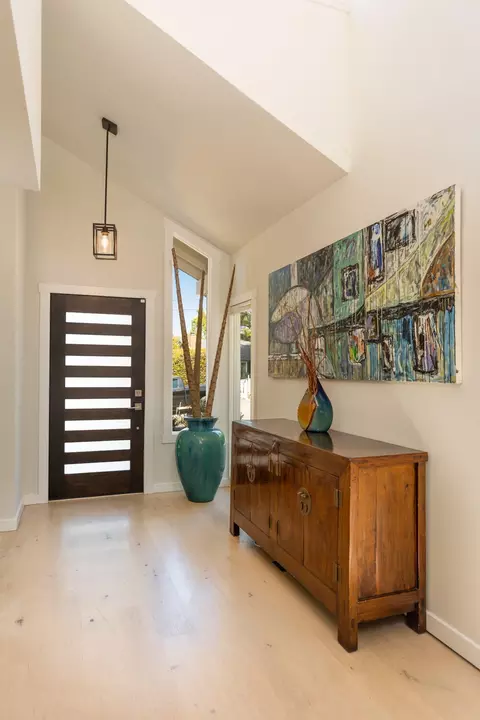 Entry Way - 418 Seaview Rd, Montecito, CA 93108 photo 2 of 6